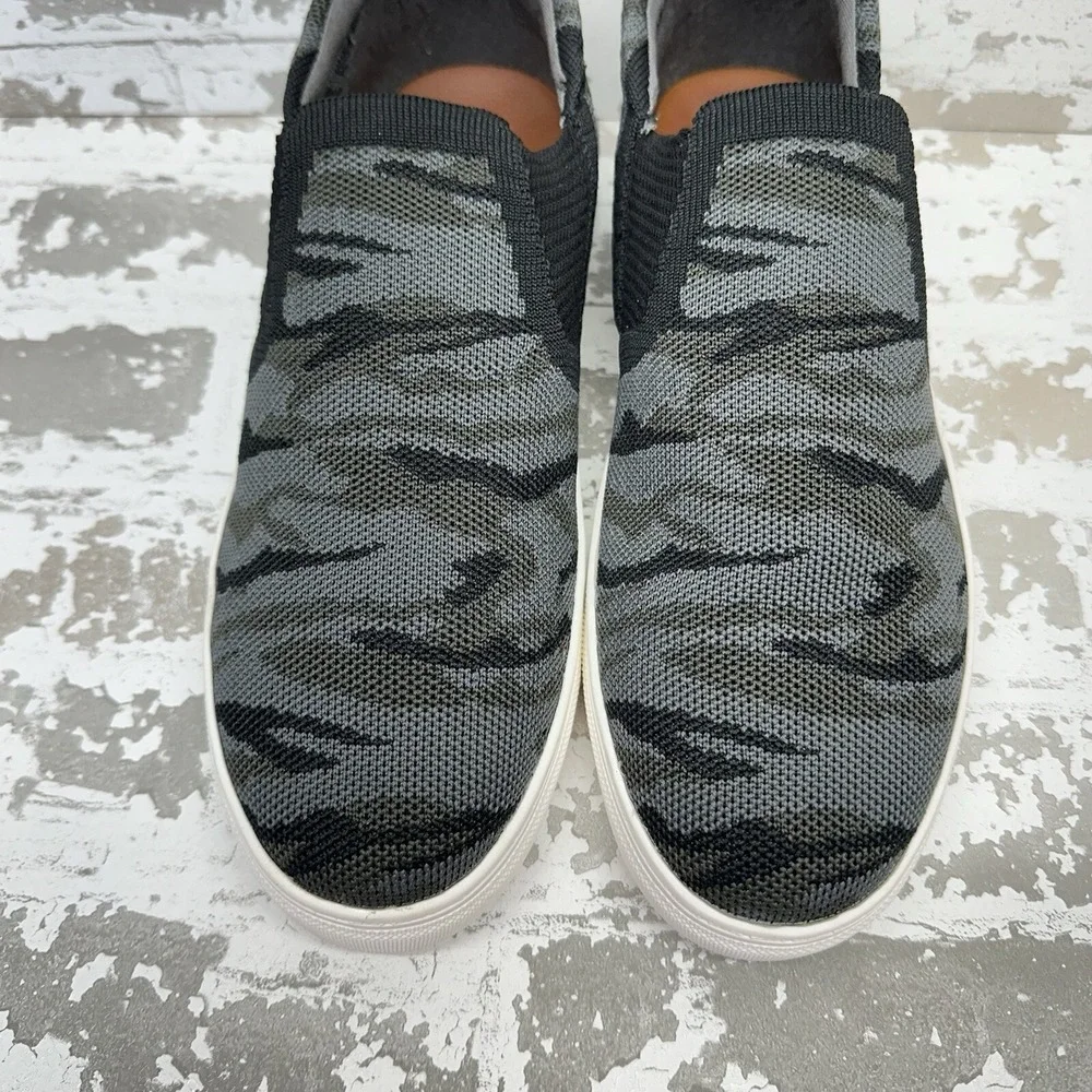 Strauss + Ramm Slip On Knit Sneakers Mens 10M Gray Black Camo Round Toe Casual‎